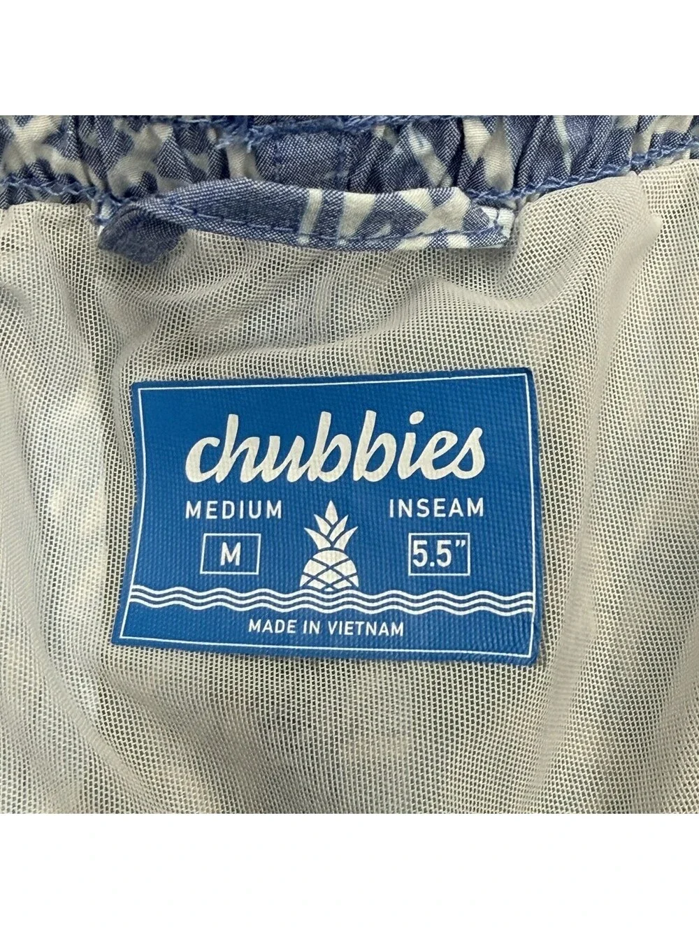 Chubbies Shorts Mens M Blue White Pineapple Beach AOP Lined Swim Trunks Pockets